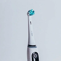 Электрическая зубная щетка Oral-B iO Series 10 White - изображение 5