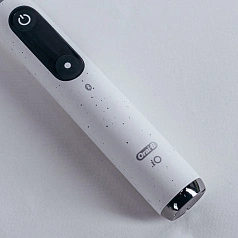 Электрическая зубная щетка Oral-B iO Series 10 White
