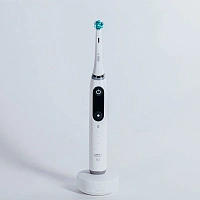 Электрическая зубная щетка Oral-B iO Series 10 White